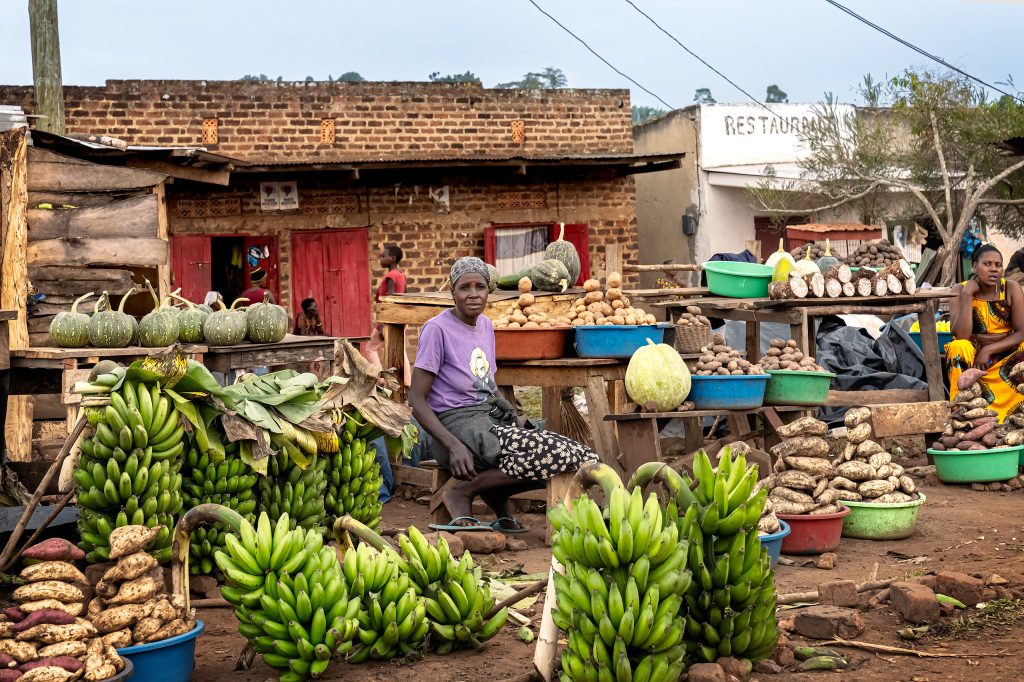 market scenery in uganda